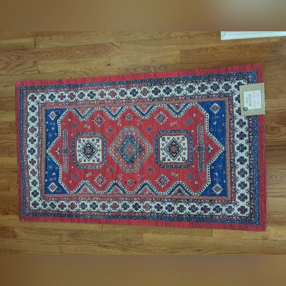 NWT Nourison Malvern Small Area Rug Blues and Reds